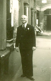 Lew Mordecai, the pub landlord